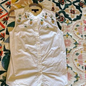 Banana Republic White Sleeveless Button-Down Shirt with Jeweled Daisy Embroidery